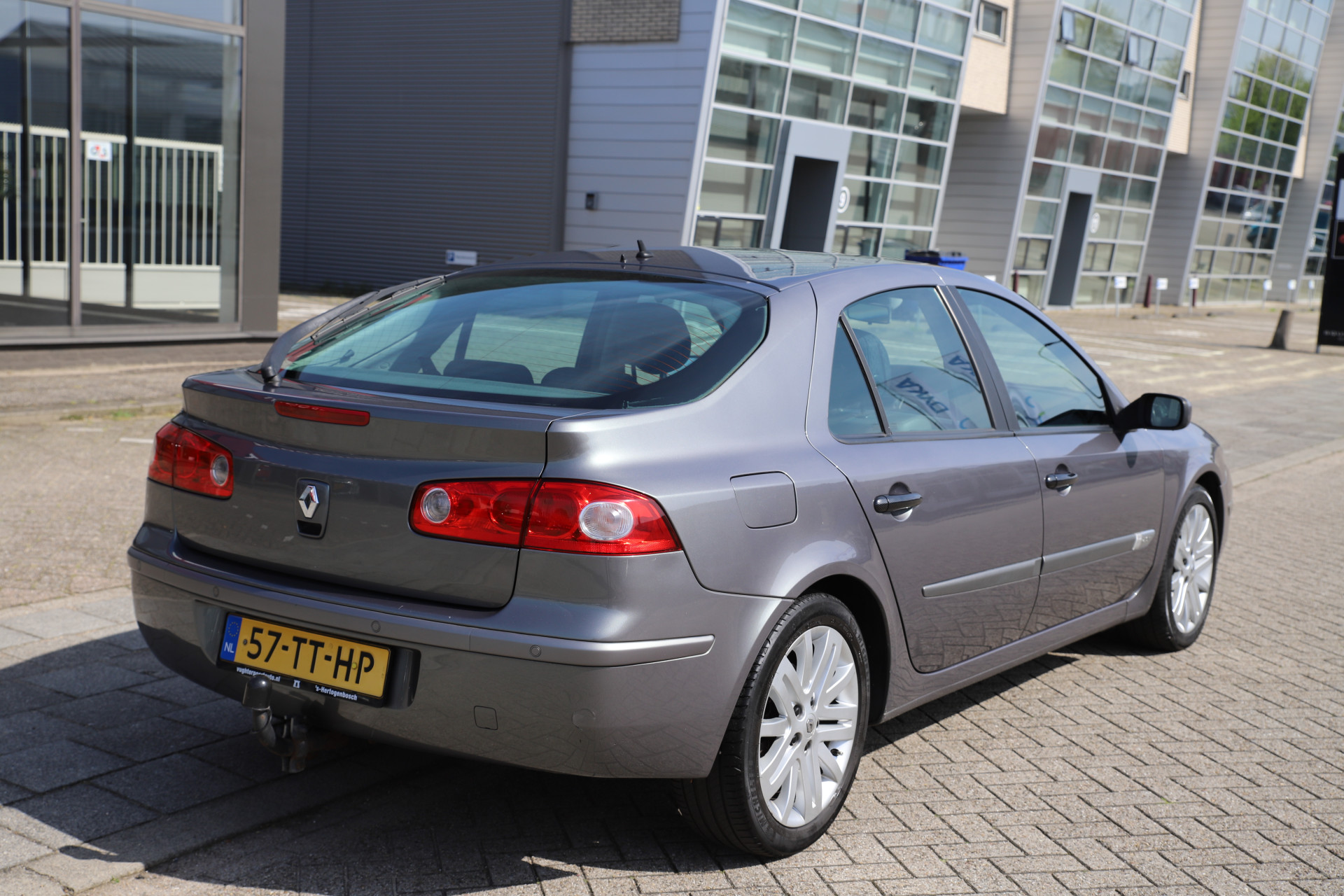 34065725-7.jpg