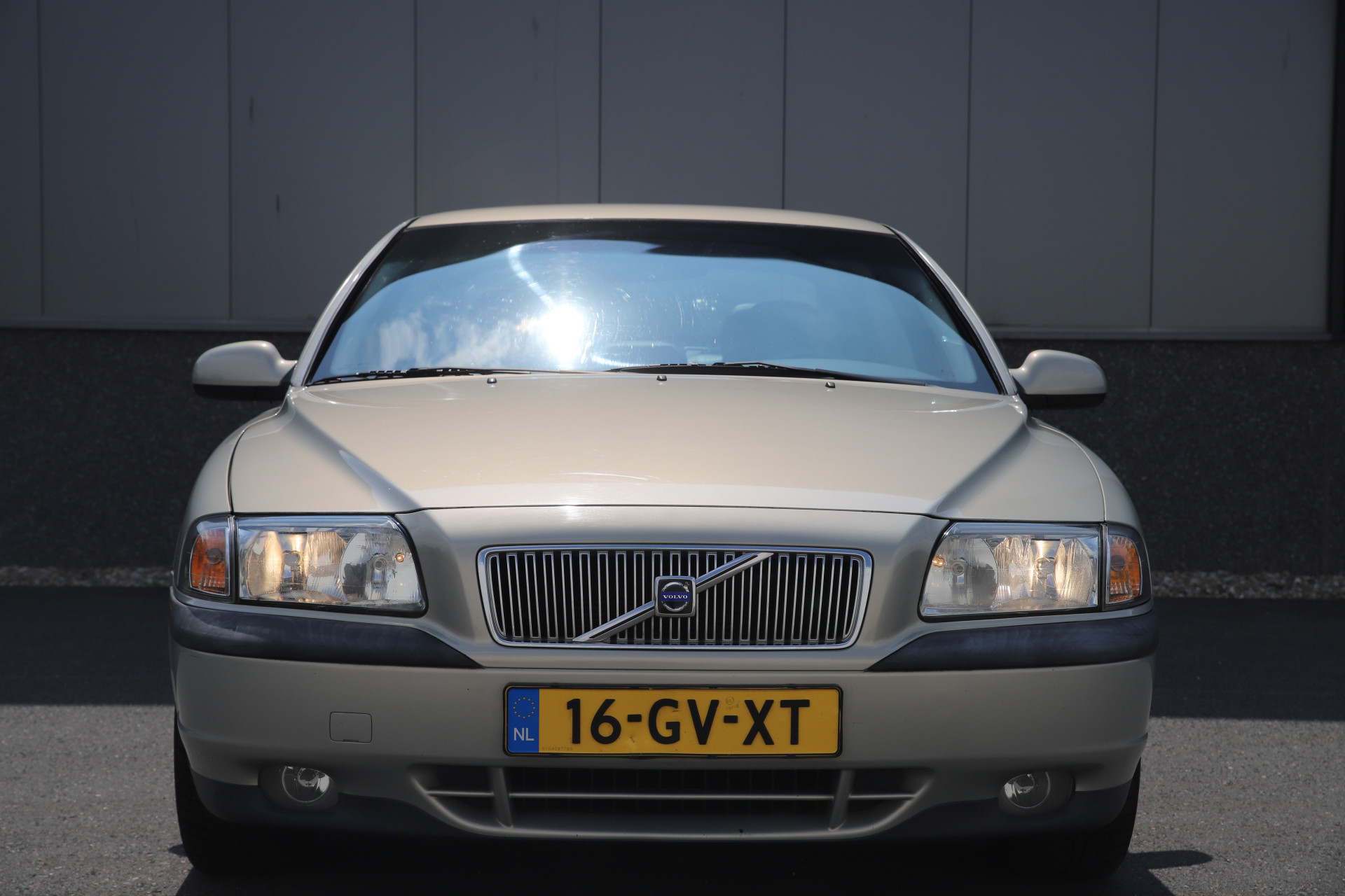45339234-2.jpg