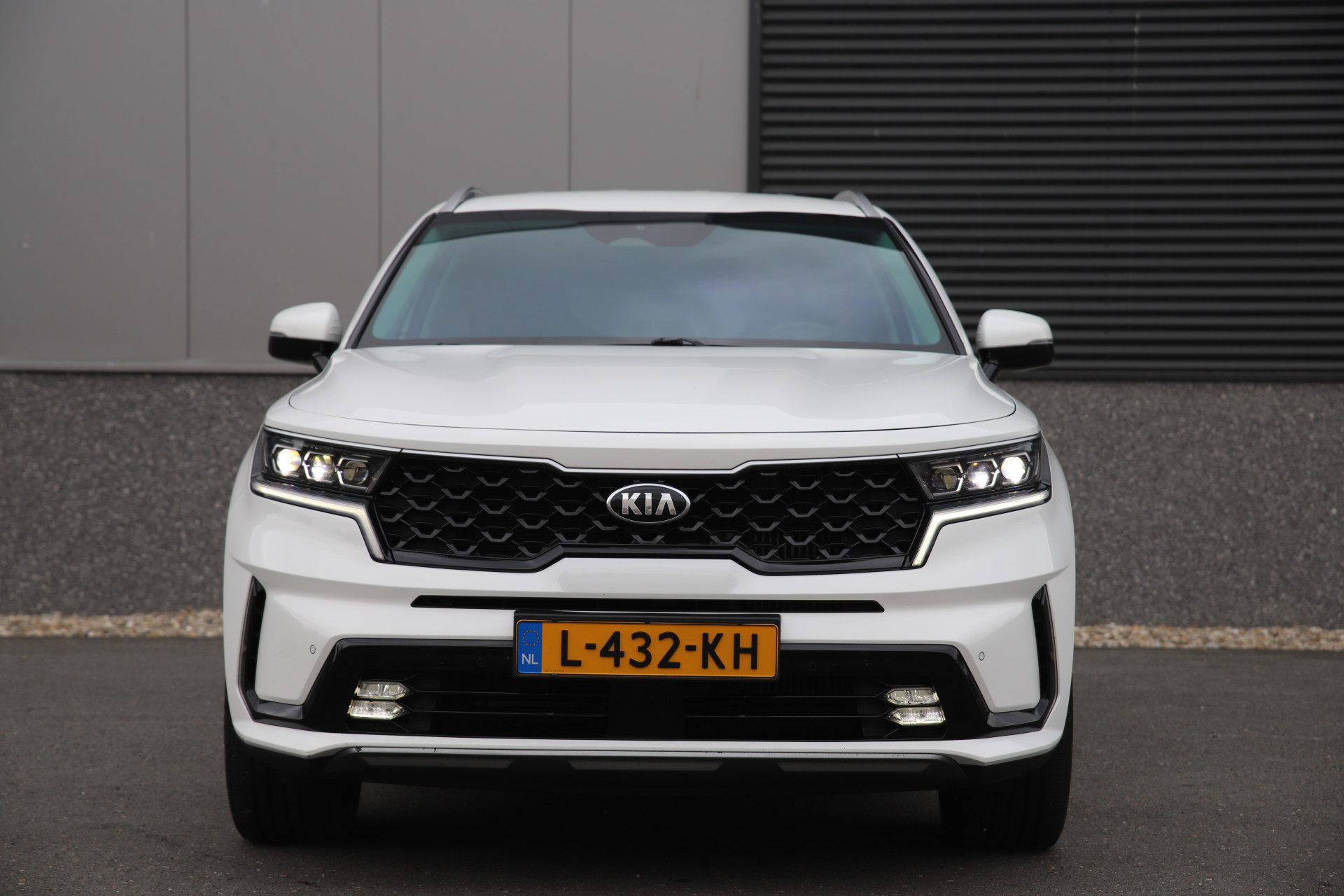 45993240-2.jpg