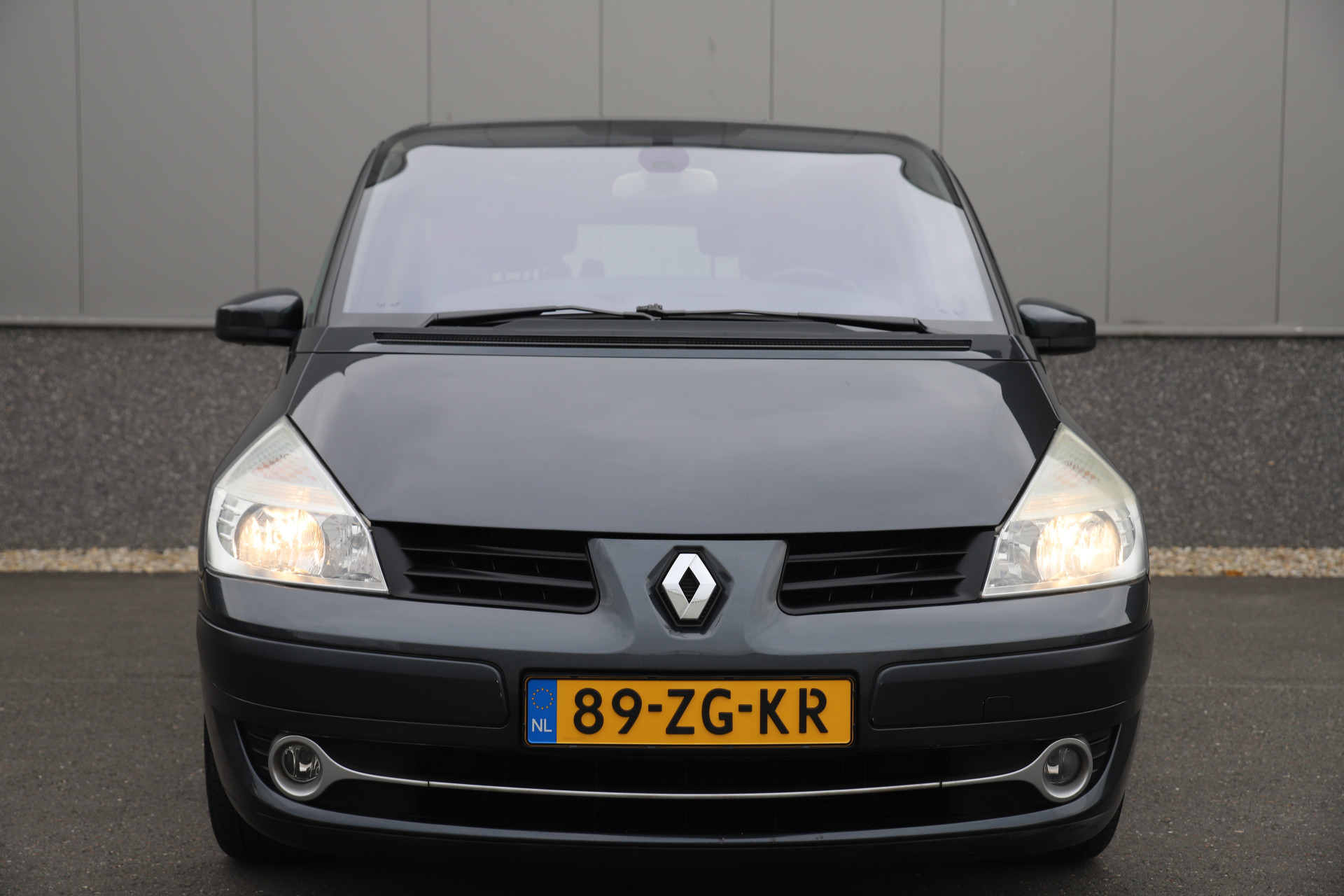 46152244-6.jpg