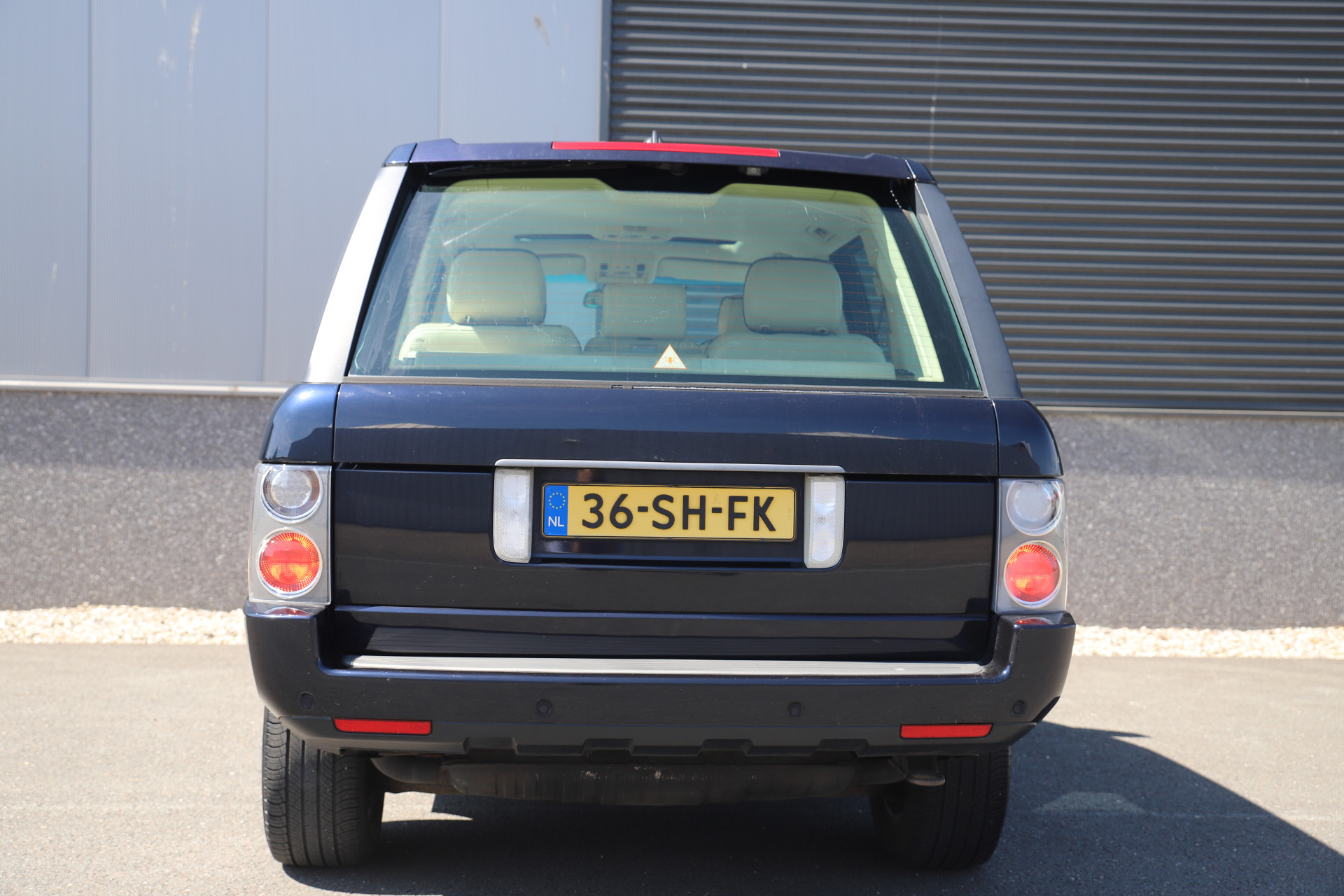 46154364-28.jpg