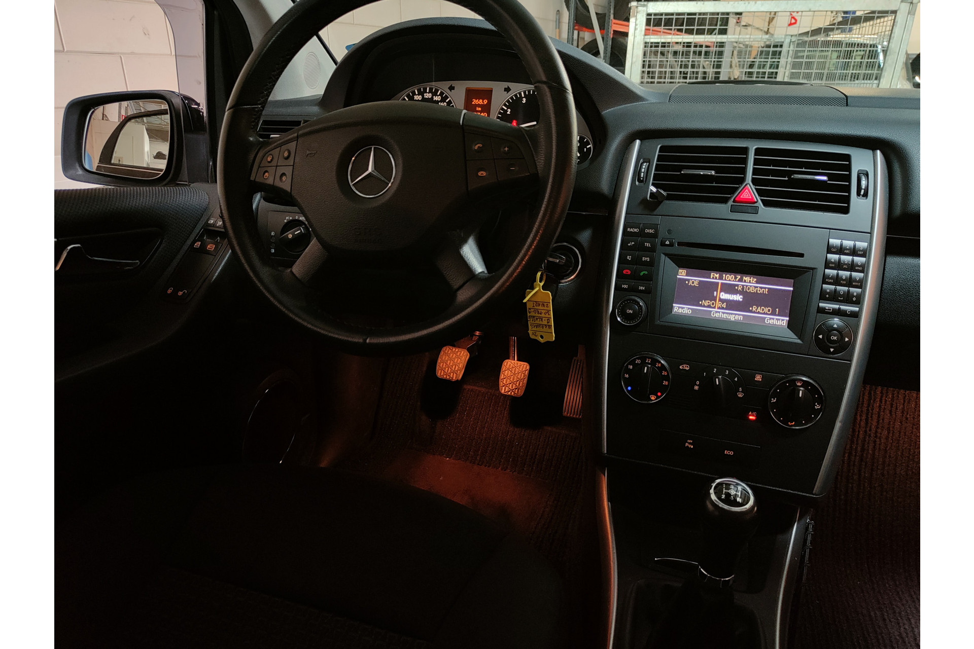 46478218-29.jpg