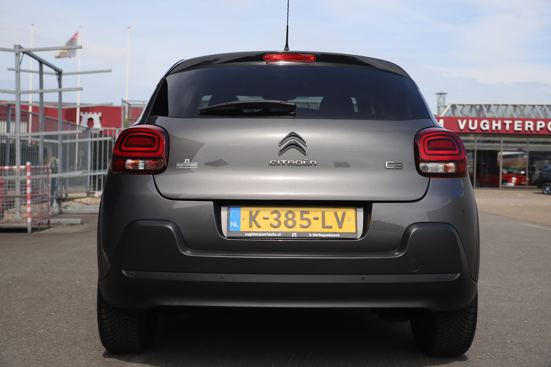 46482531-7.jpg