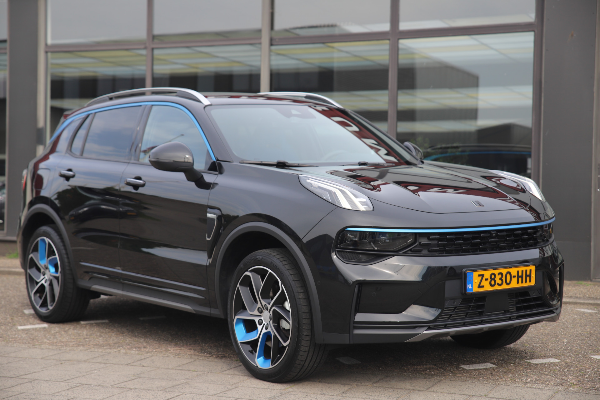 46499379-37.jpg
