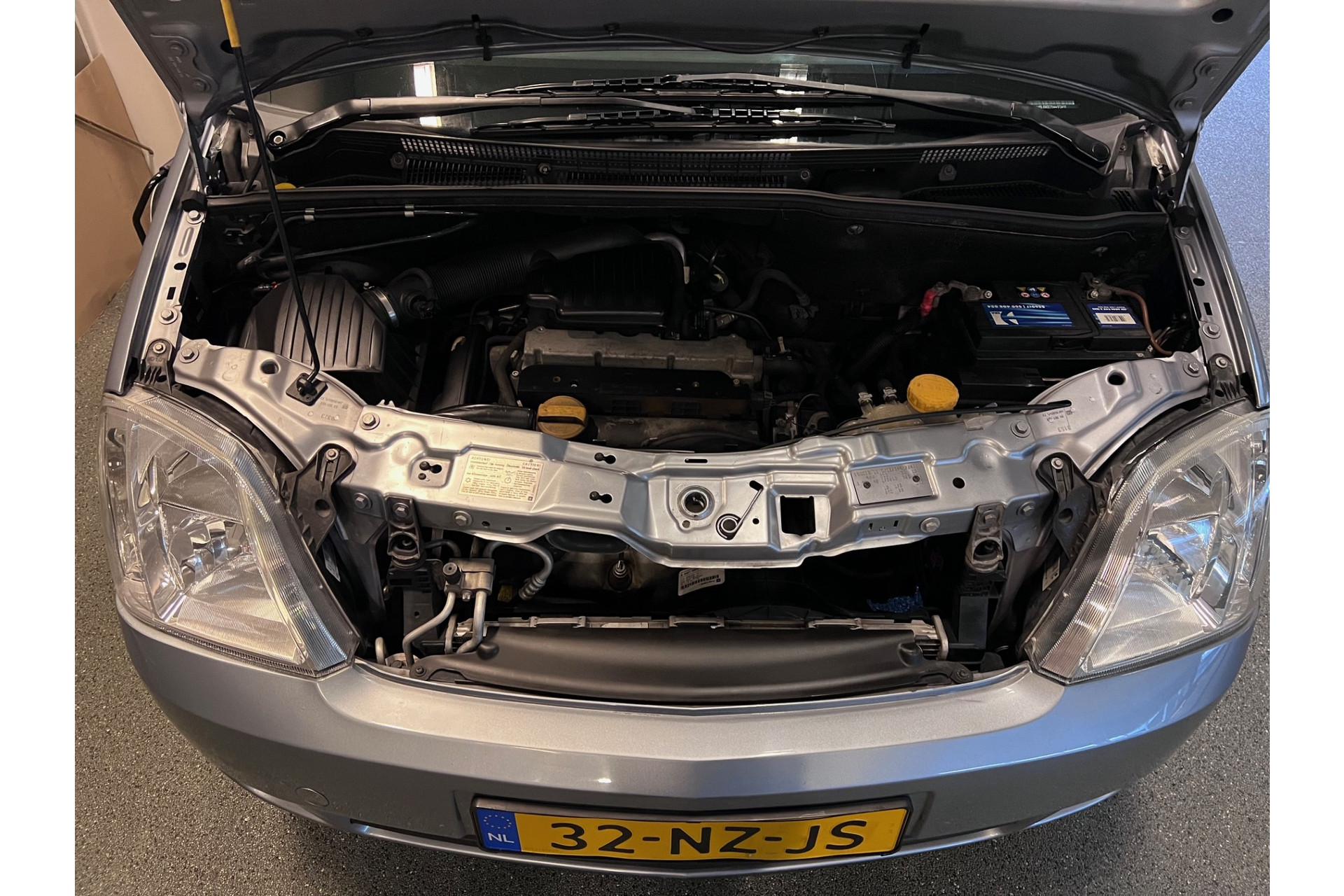 48413148-14.jpg