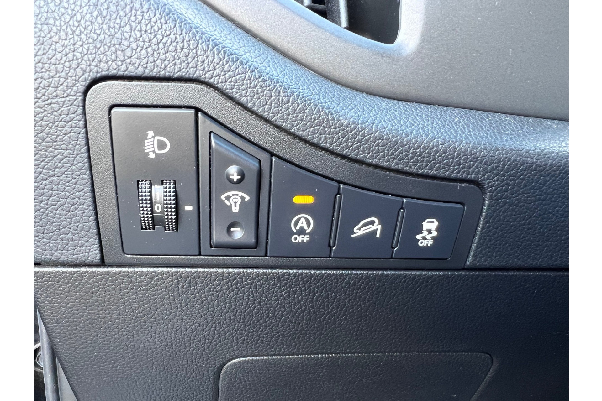 48609980-16.jpg