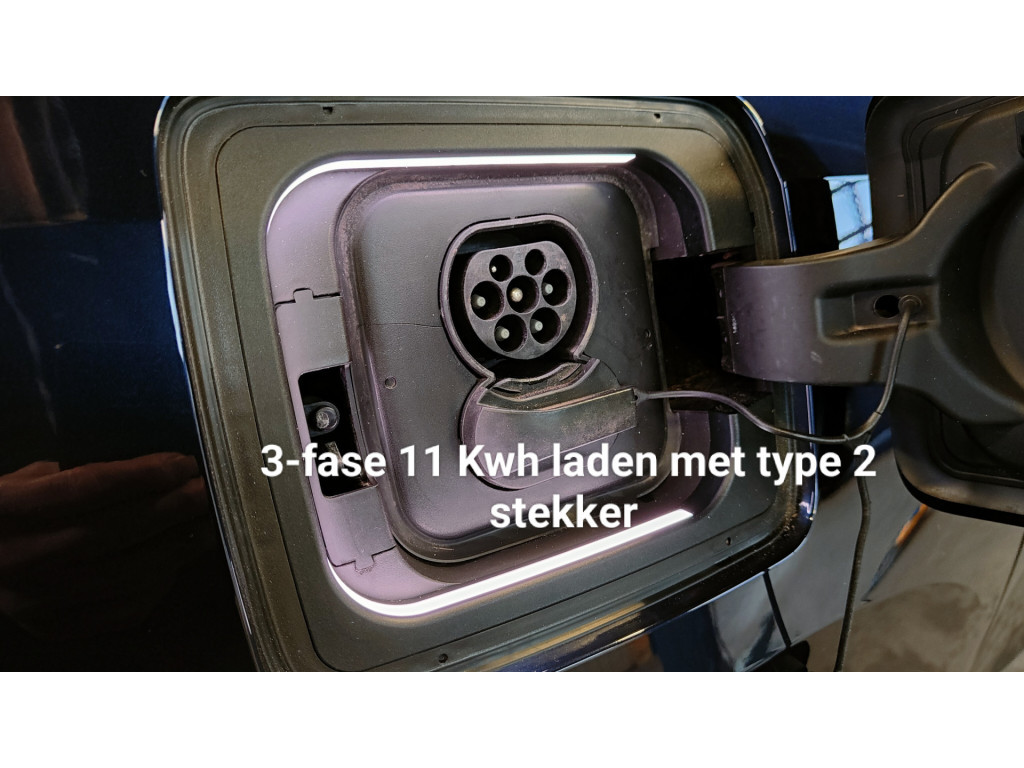 53563128-29.jpg